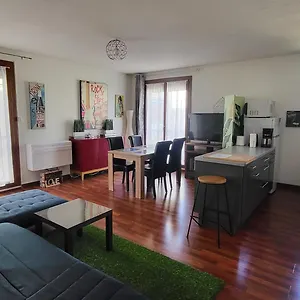  Appartement T2 Intra Muros Spacieux Et Lumineux France